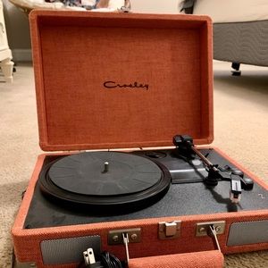 Crosley Briefcase Turntable